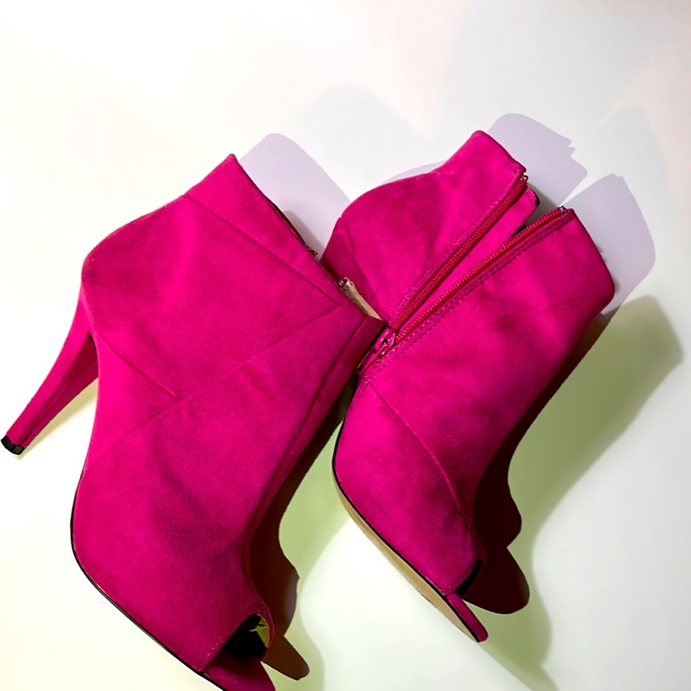 Super cute, hot pink booties. Rocks these with skirts, dresses or jeans!